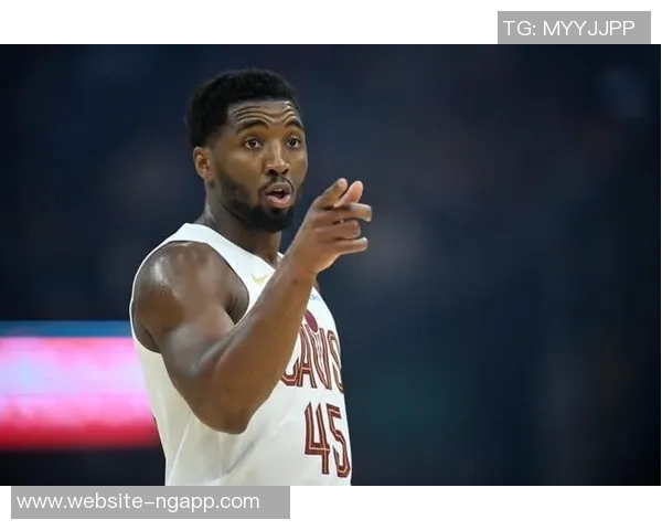 多诺万米切尔外线失准19投9中砍下20分7篮板5助攻表现分析